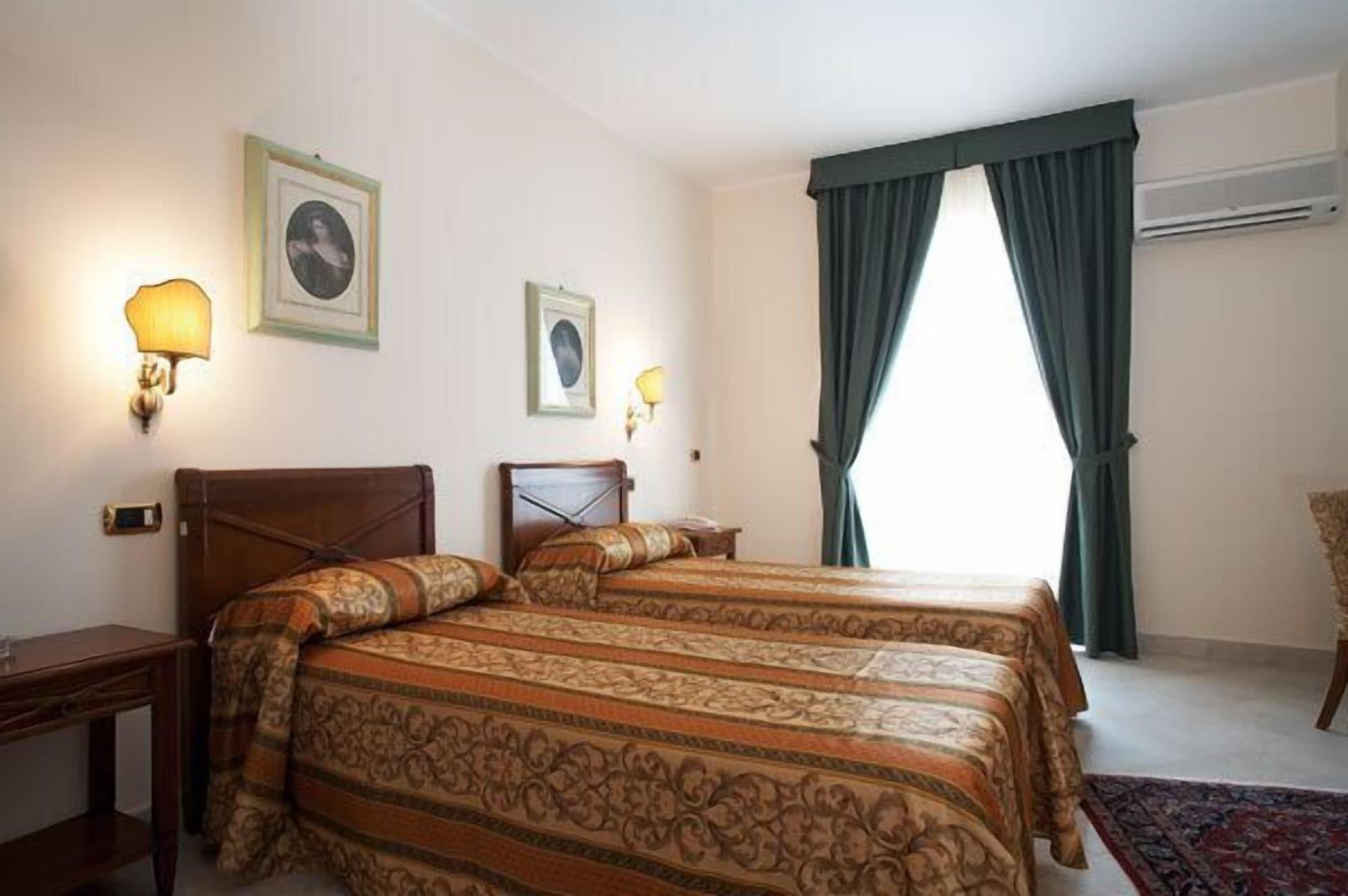 Hotel Delle Palme Falcone Exterior photo